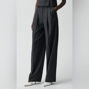 Theory Double Pleat Pant Sleek Virgin Wool Flannel Charcoal Gray Size 4 Wide Leg